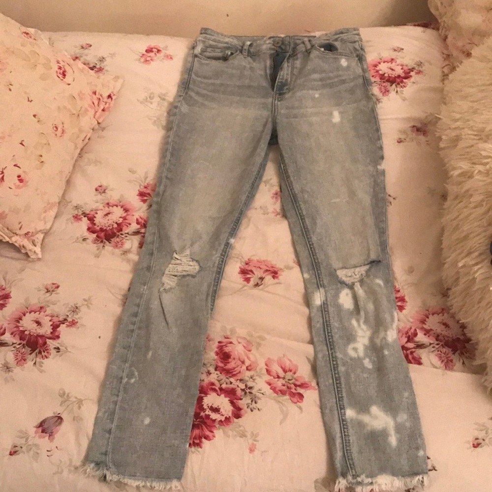Abercrombie ripped jean cropped